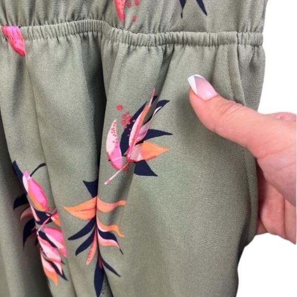 A New Day Green Floral Romper - Picture 4 of 6